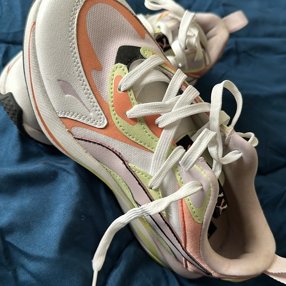 Literally brand new worn twice - Picture 2 of 7